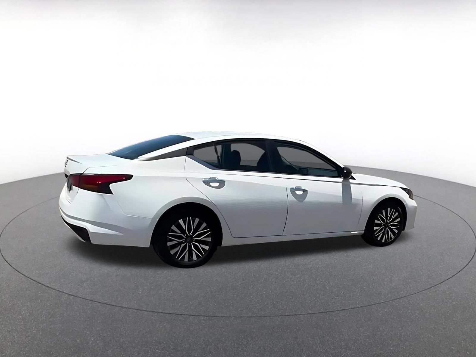 Thumbnail: 2025 Nissan Altima - 15
