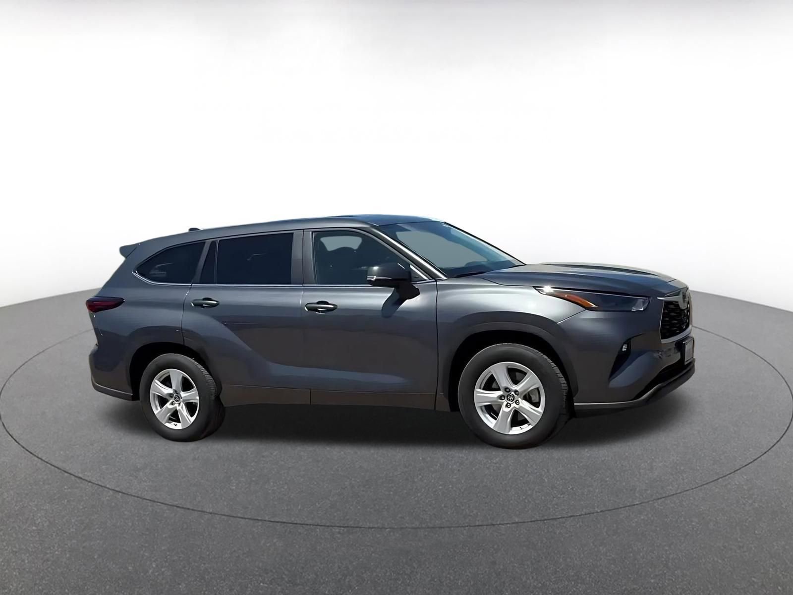 Thumbnail: 2025 Toyota Highlander - 2