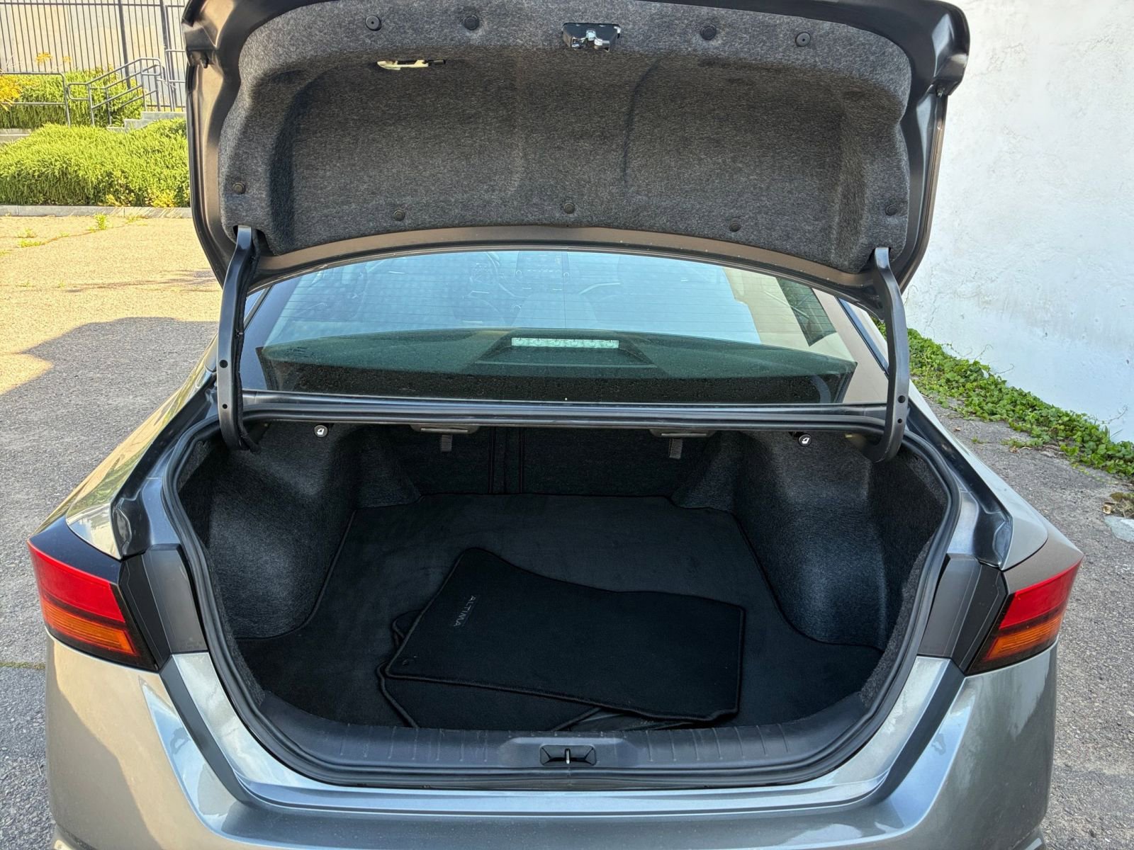 Thumbnail: 2025 Nissan Altima - 31