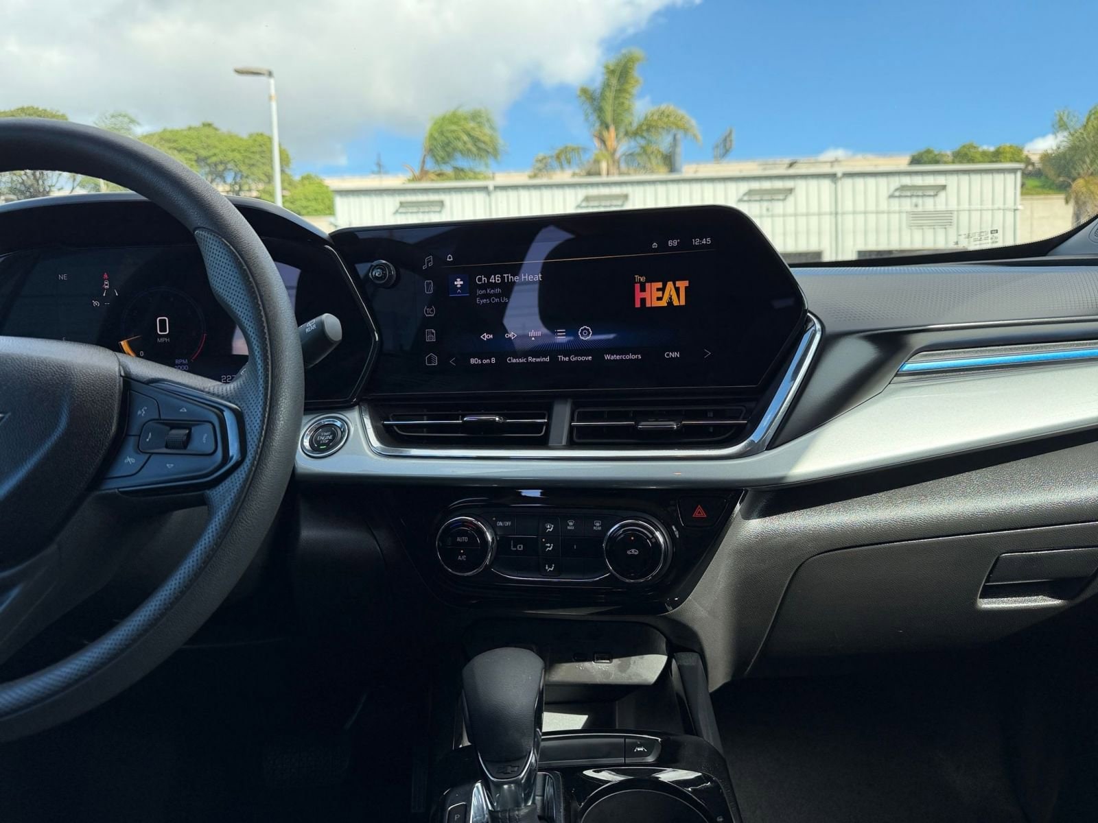 Thumbnail: 2025 Chevrolet Trax - 18