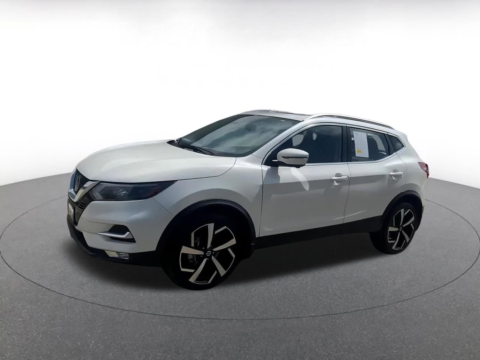 Thumbnail: 2022 Nissan Rogue Sport - 8