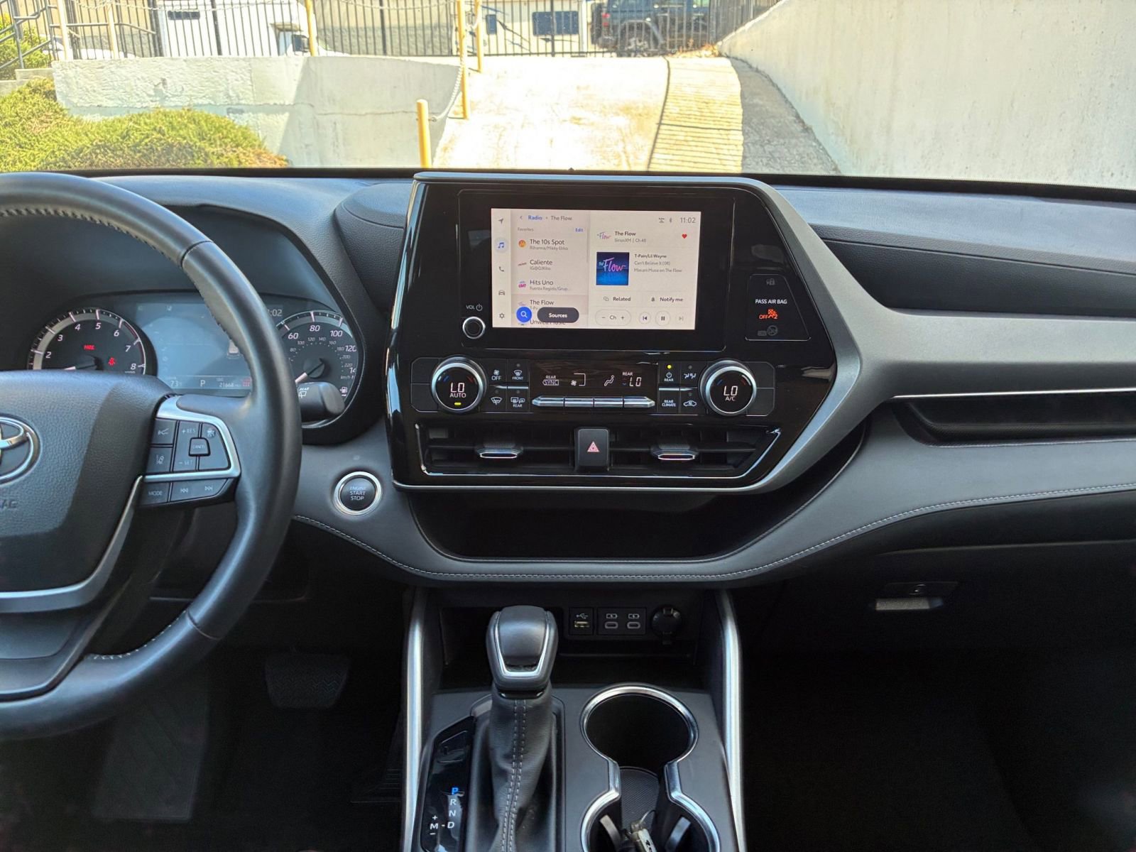 Thumbnail: 2025 Toyota Highlander - 17