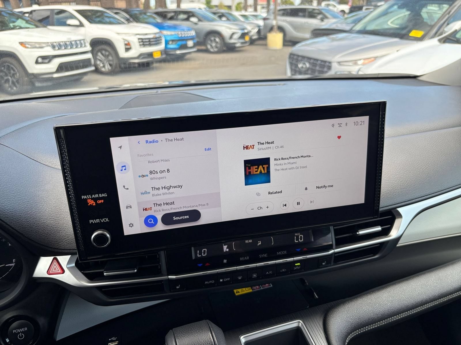 Thumbnail: 2025 Toyota Sienna - 19