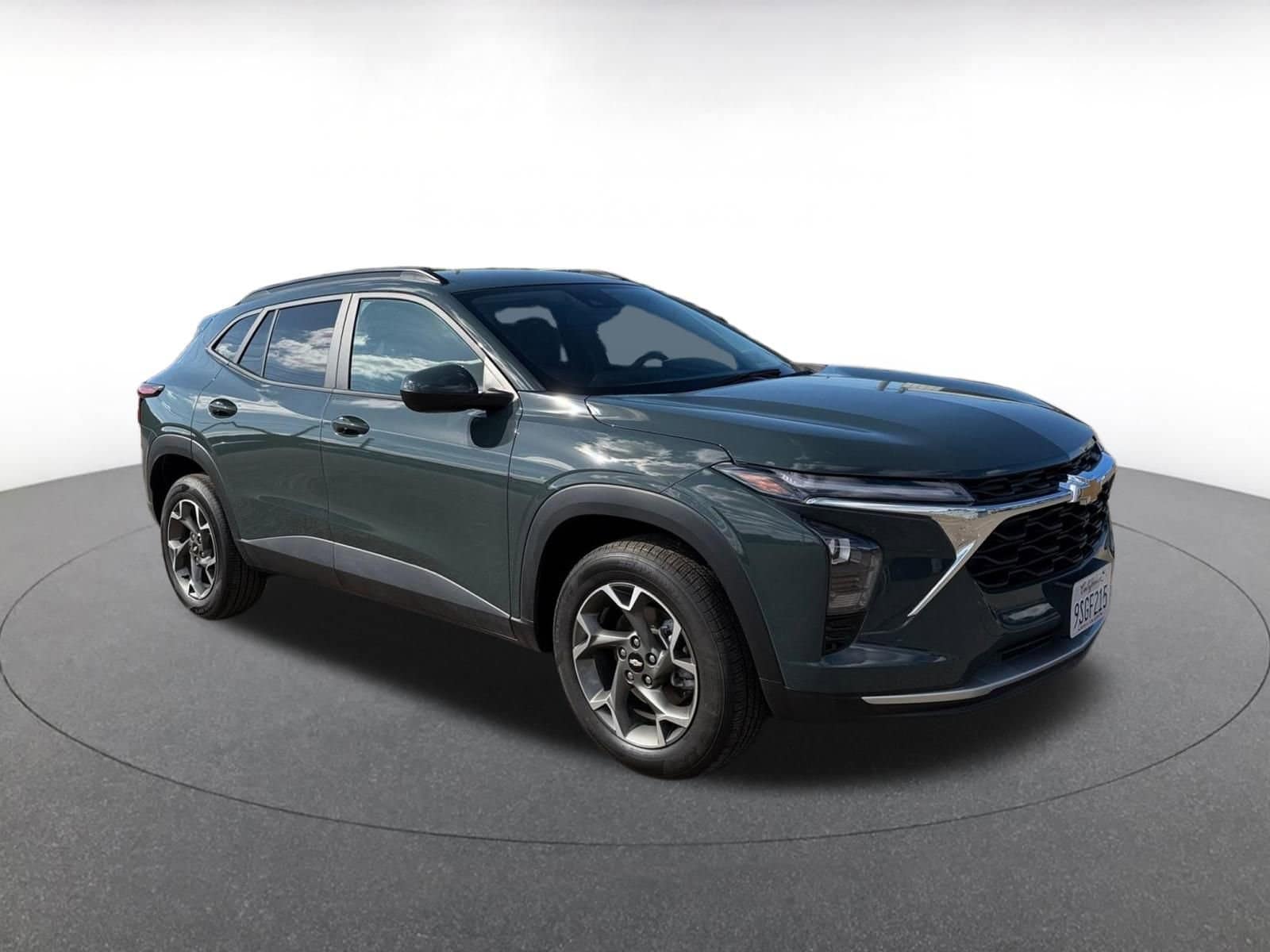 Thumbnail: 2025 Chevrolet Trax - 1