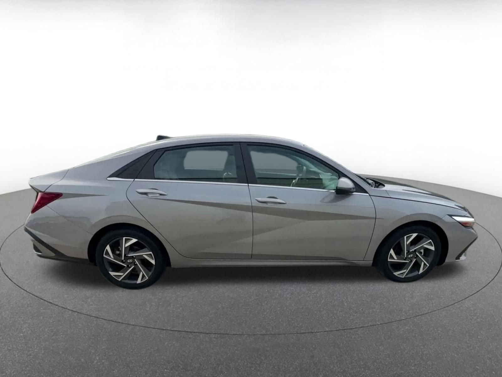 Thumbnail: 2025 Hyundai Elantra - 16