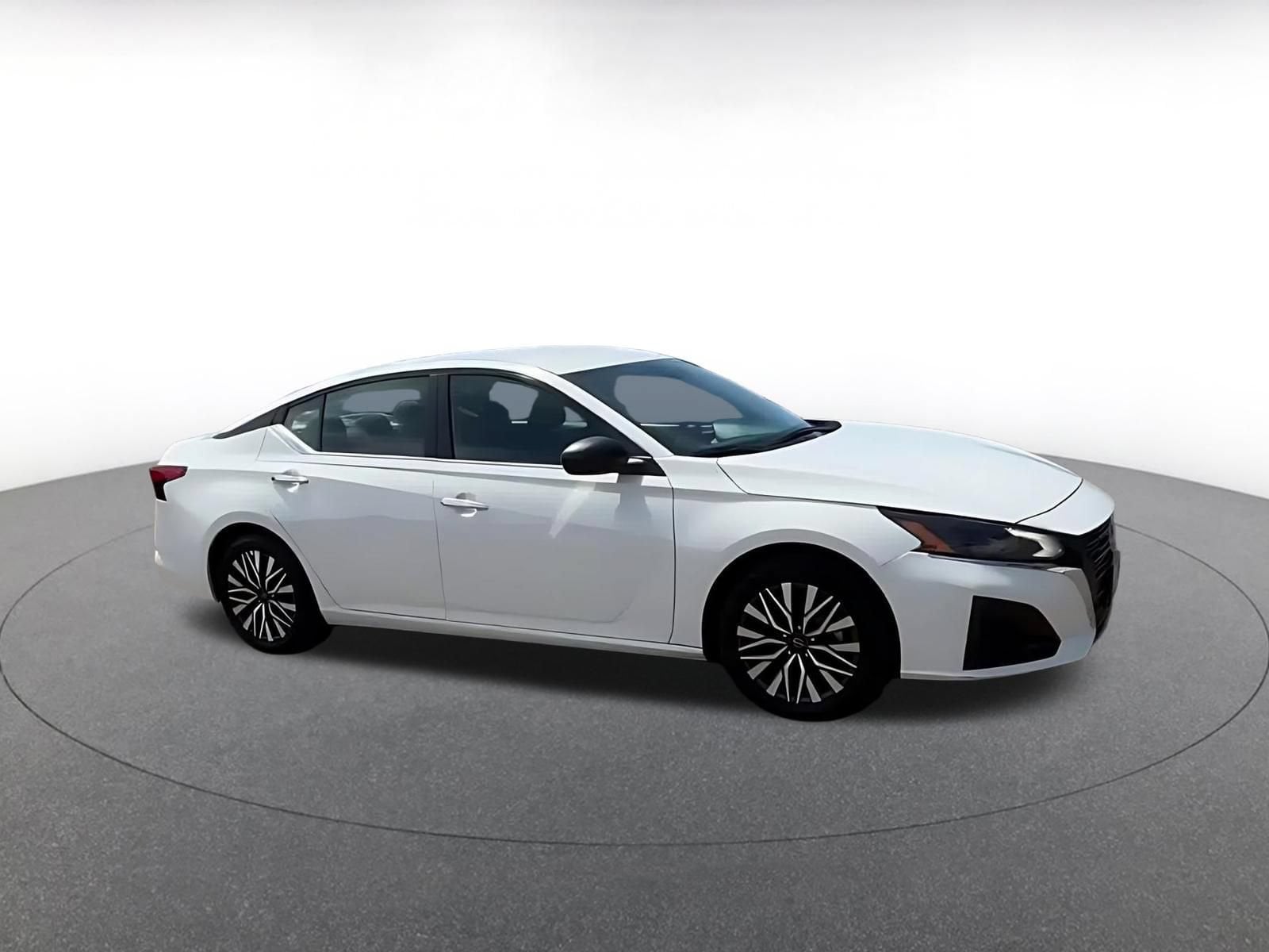 Thumbnail: 2025 Nissan Altima - 2