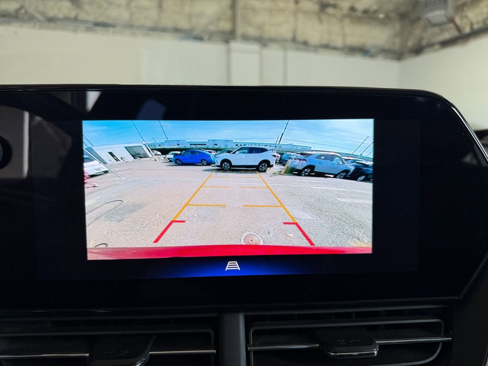 Thumbnail: 2025 Chevrolet Trax - 17