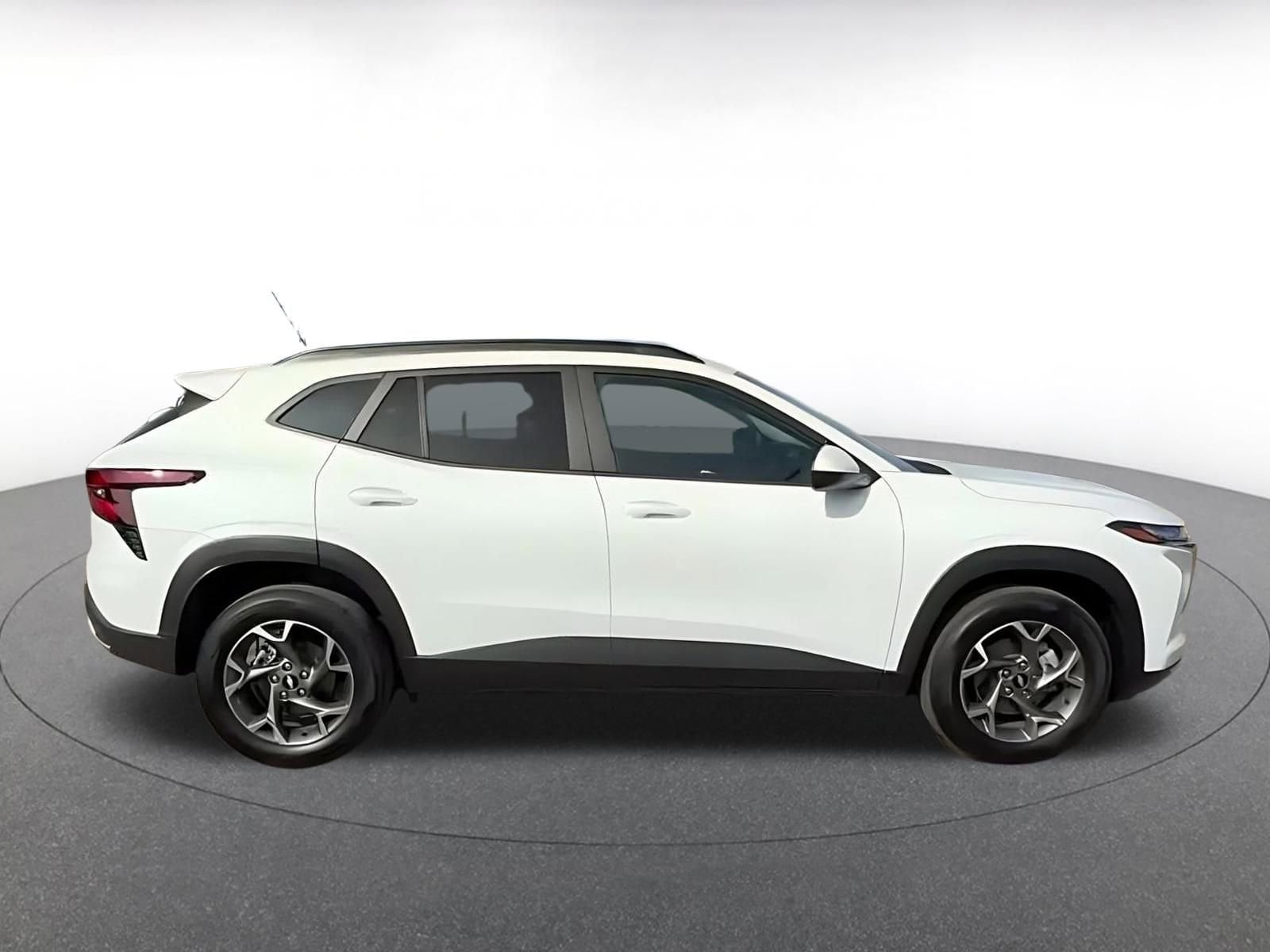 Thumbnail: 2025 Chevrolet Trax - 15