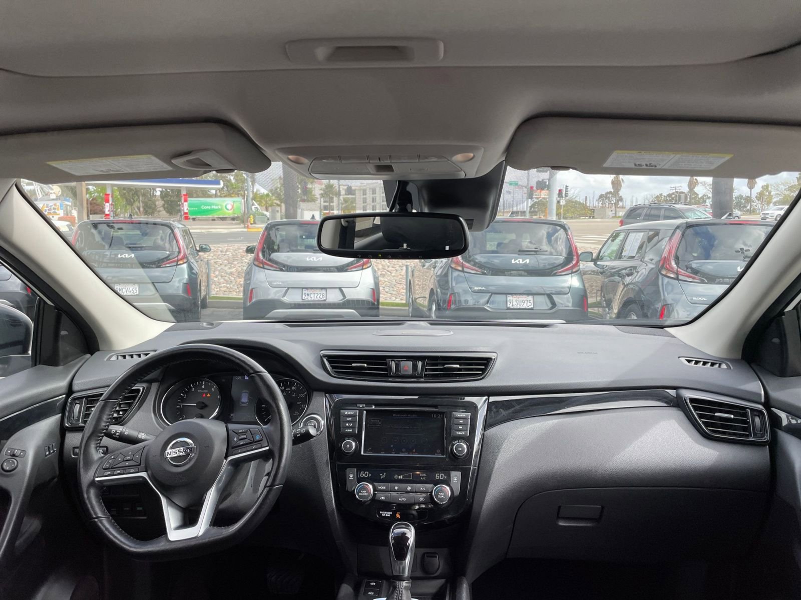 Thumbnail: 2022 Nissan Rogue Sport - 32