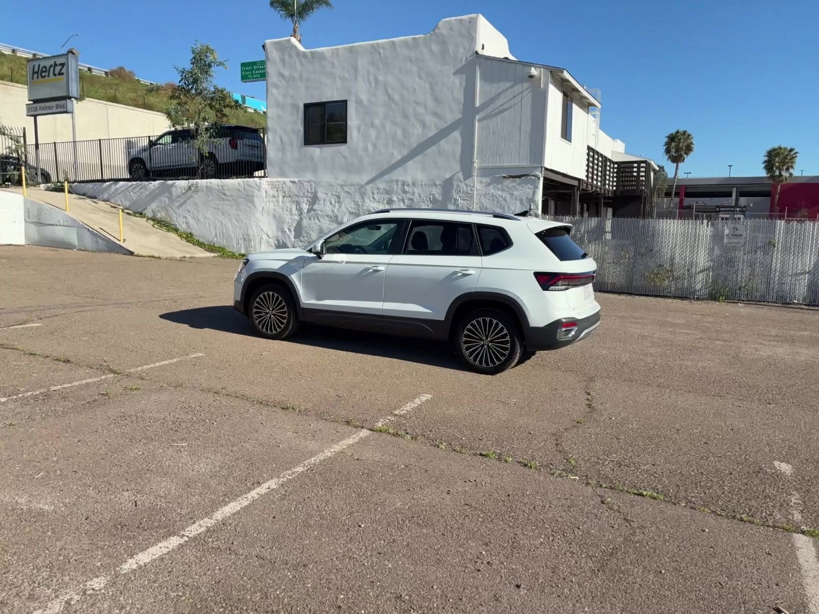 Thumbnail: 2025 Volkswagen Taos - 16