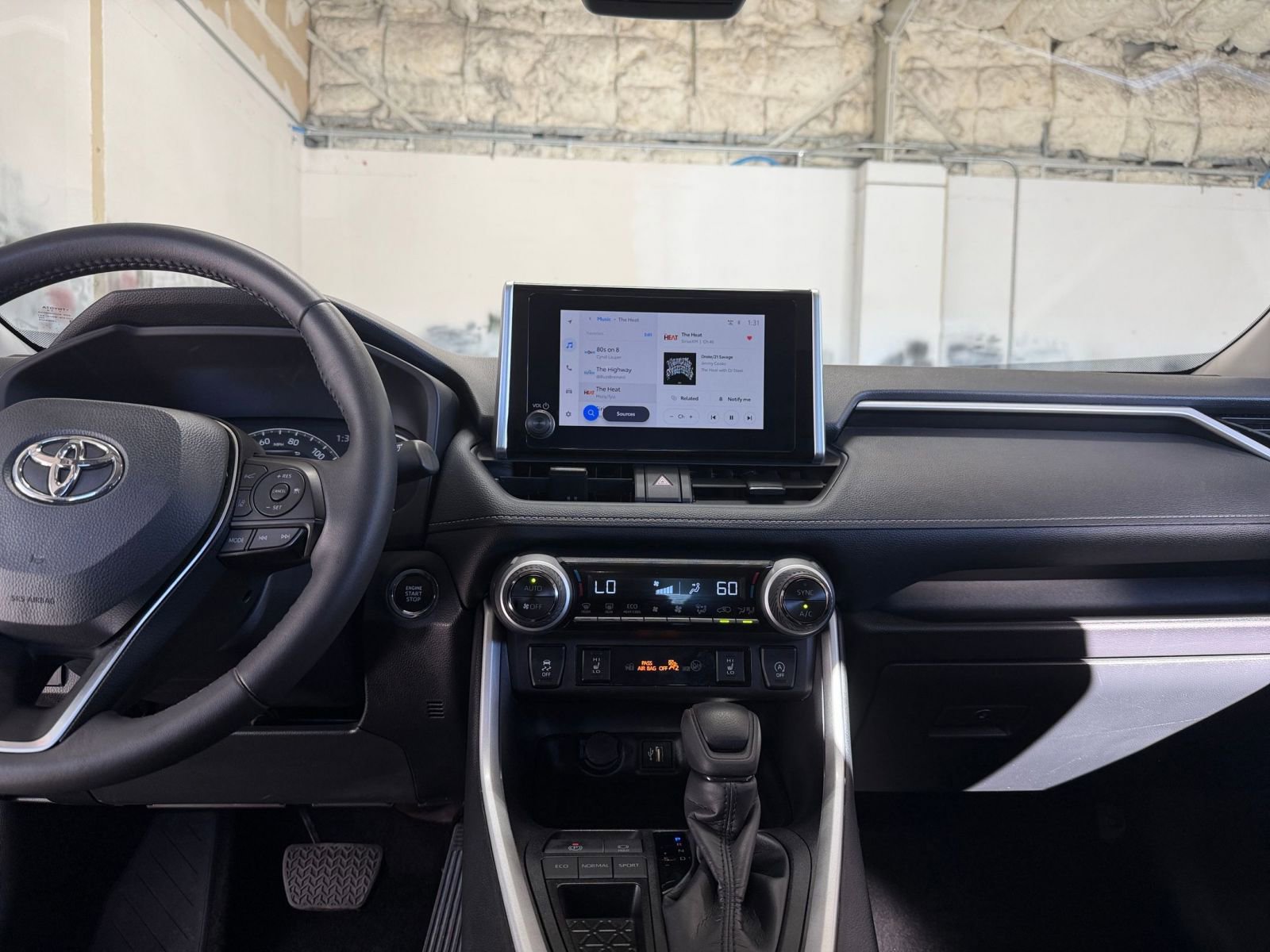 Thumbnail: 2025 Toyota RAV4 - 18