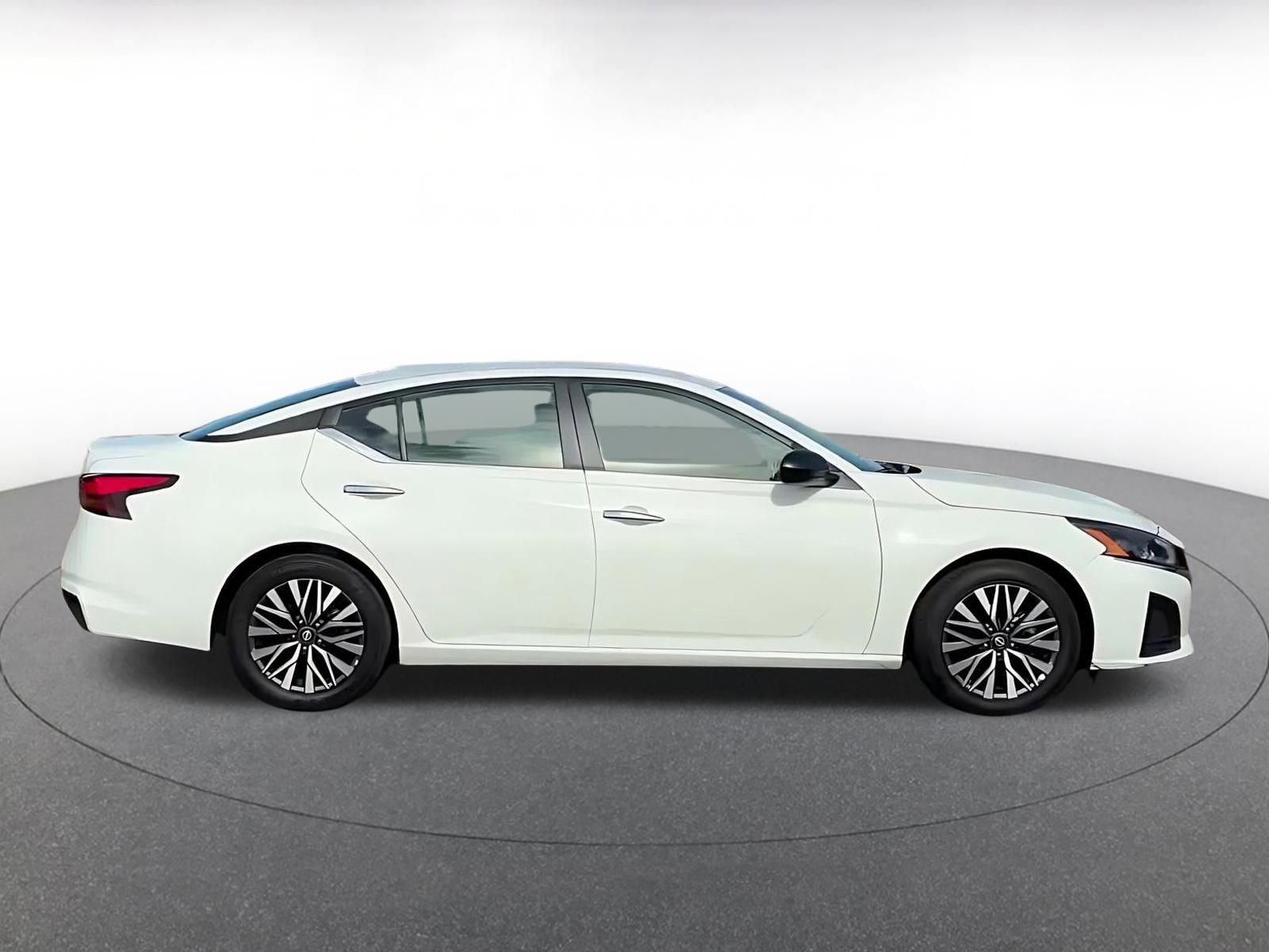 Thumbnail: 2025 Nissan Altima - 16