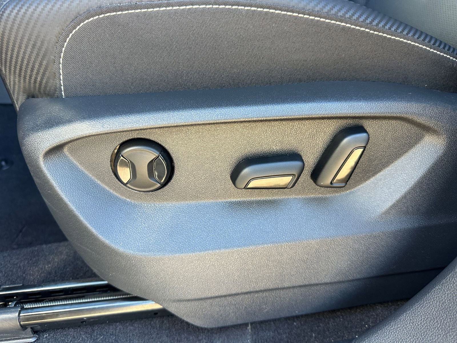 Thumbnail: 2025 Volkswagen Atlas - 23