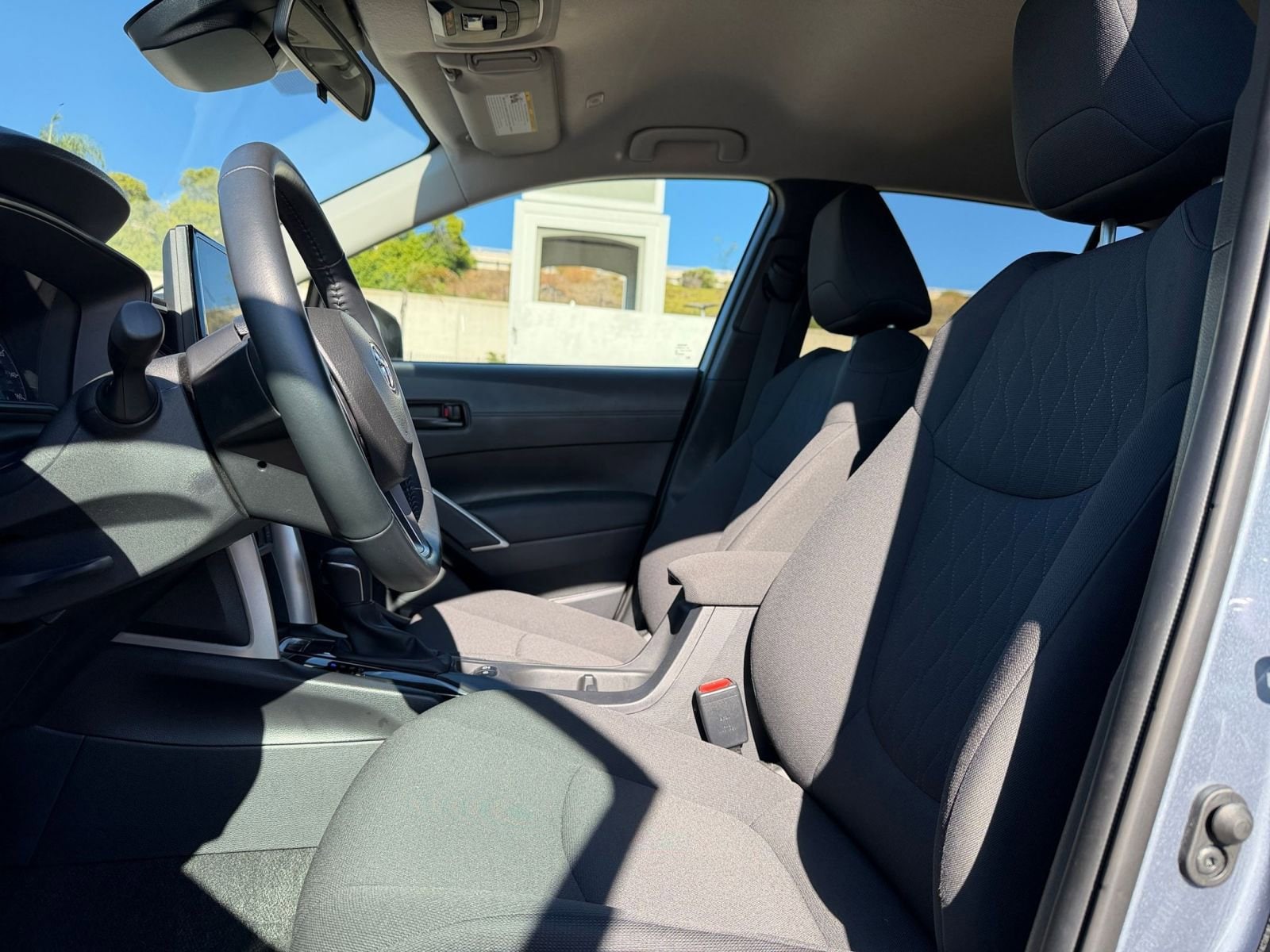 Thumbnail: 2025 Toyota Corolla Cross - 25