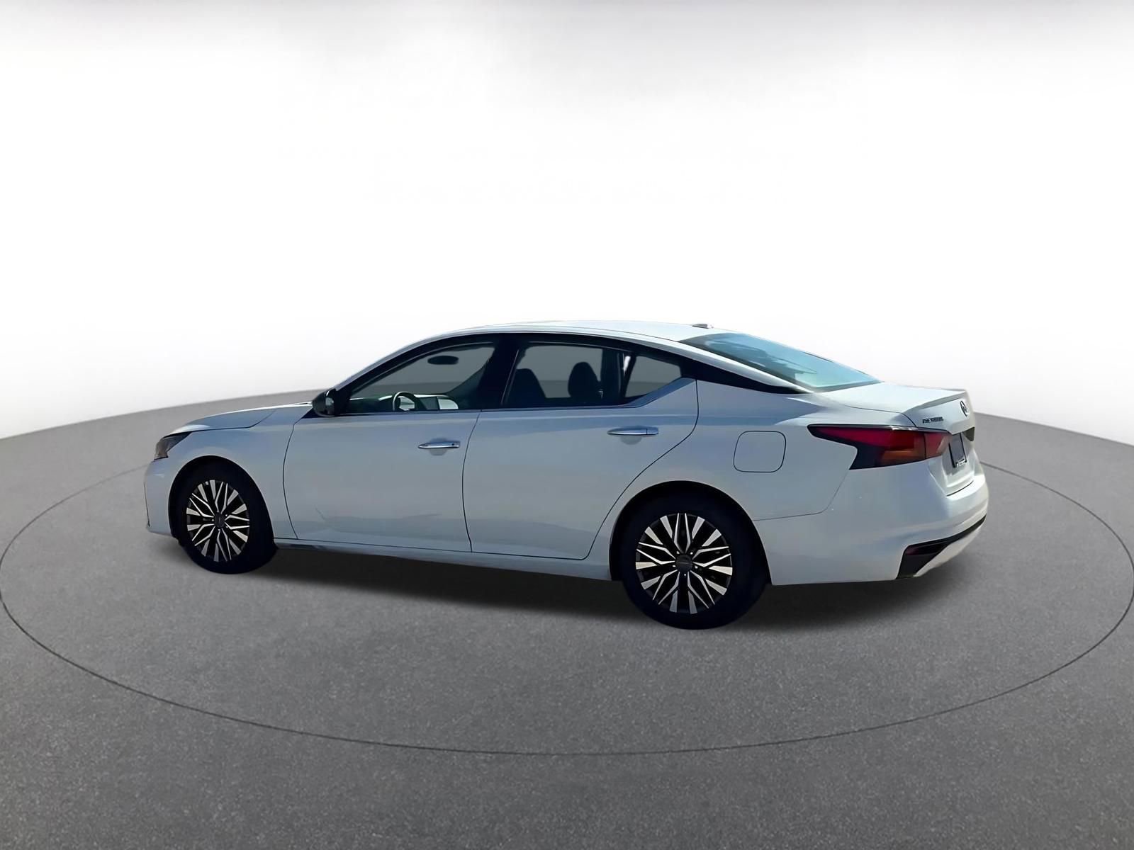 Thumbnail: 2025 Nissan Altima - 10