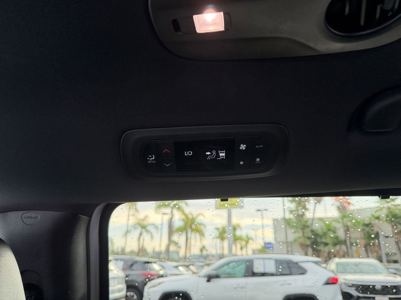 Thumbnail: 2025 Chrysler Pacifica - 24