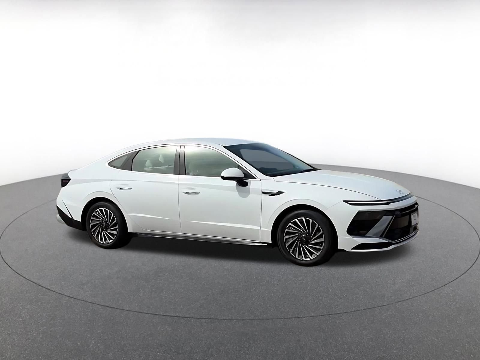 Thumbnail: 2025 Hyundai Sonata - 2