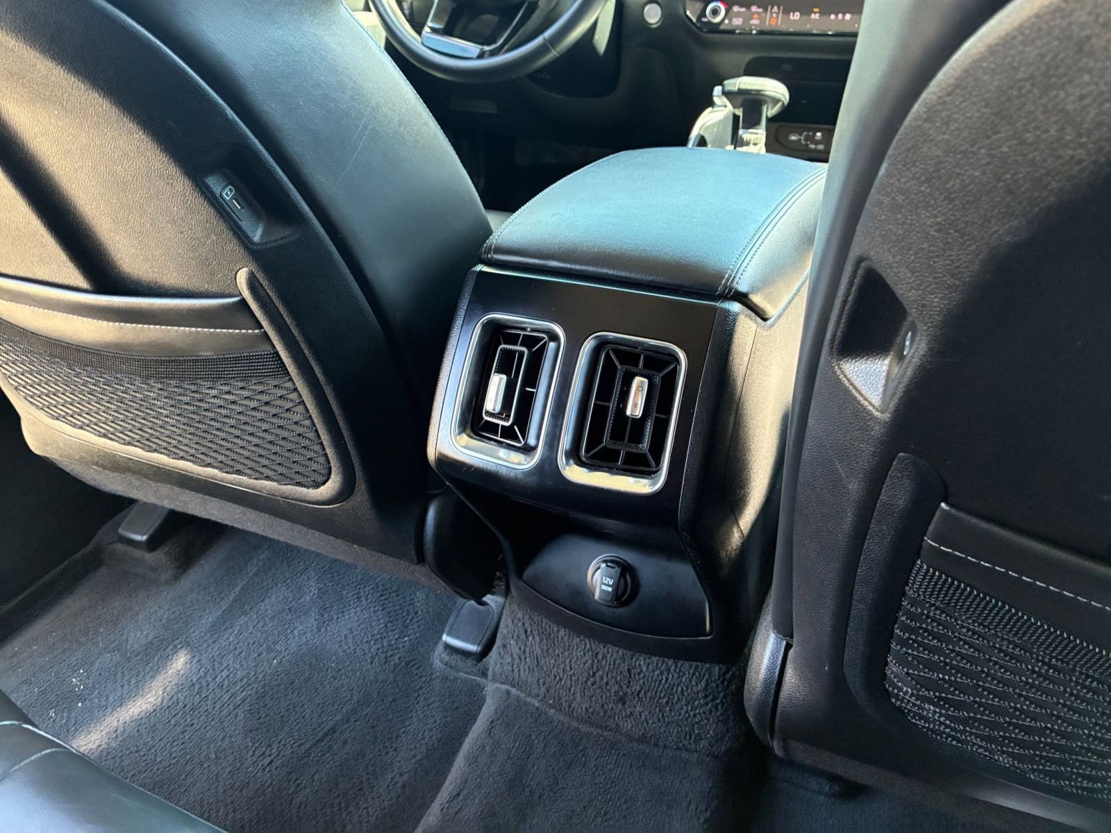 Thumbnail: 2024 Kia Sorento - 24