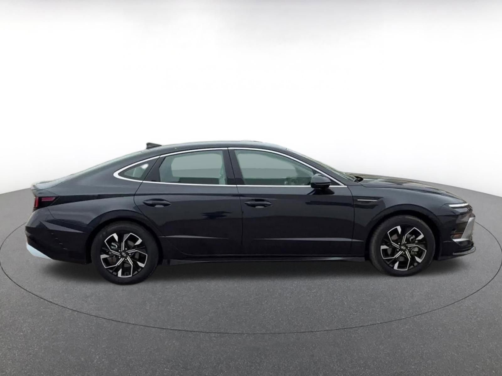 Thumbnail: 2025 Hyundai Sonata - 16