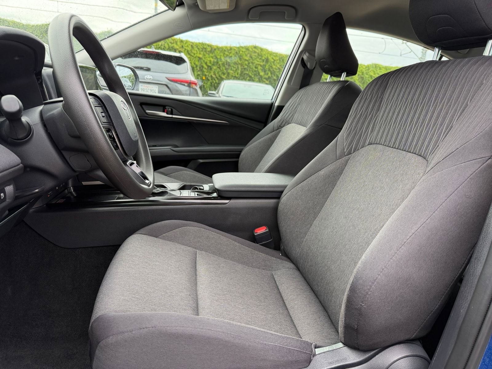 Thumbnail: 2025 Toyota Camry - 25