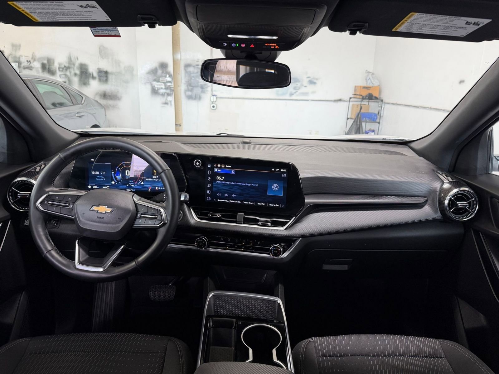 Thumbnail: 2025 Chevrolet Equinox - 32