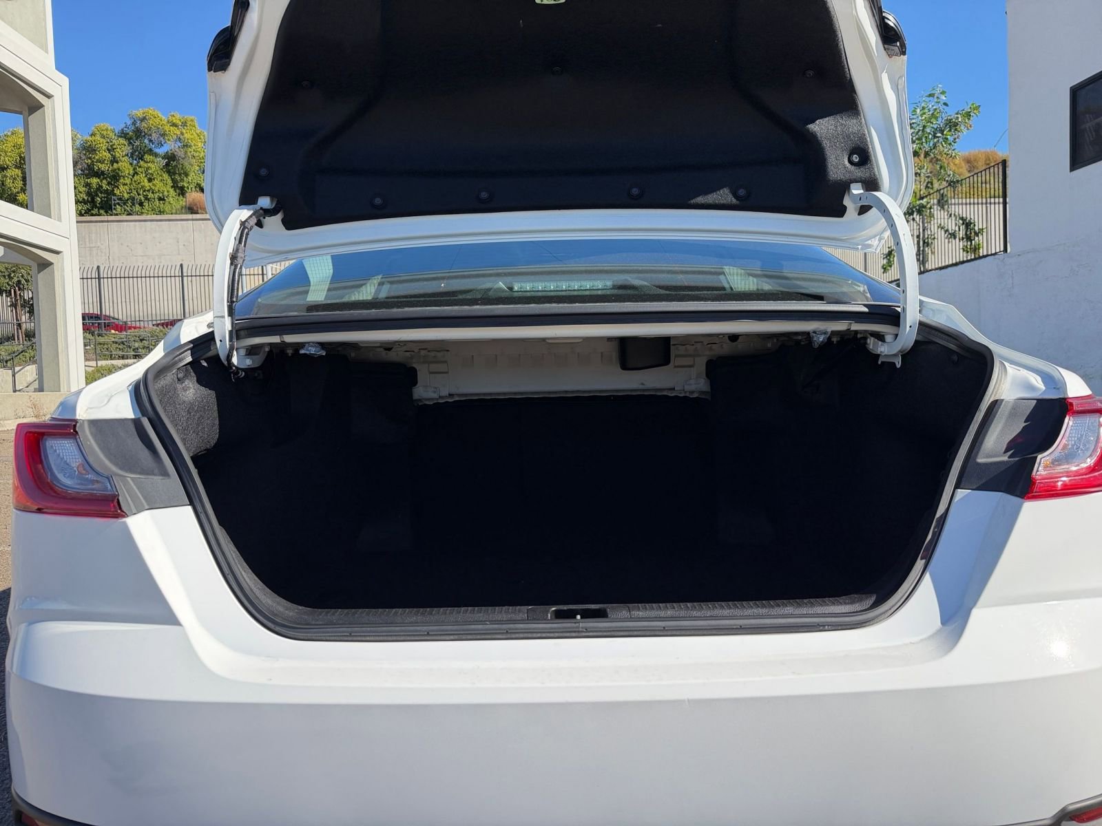 Thumbnail: 2025 Toyota Camry - 30