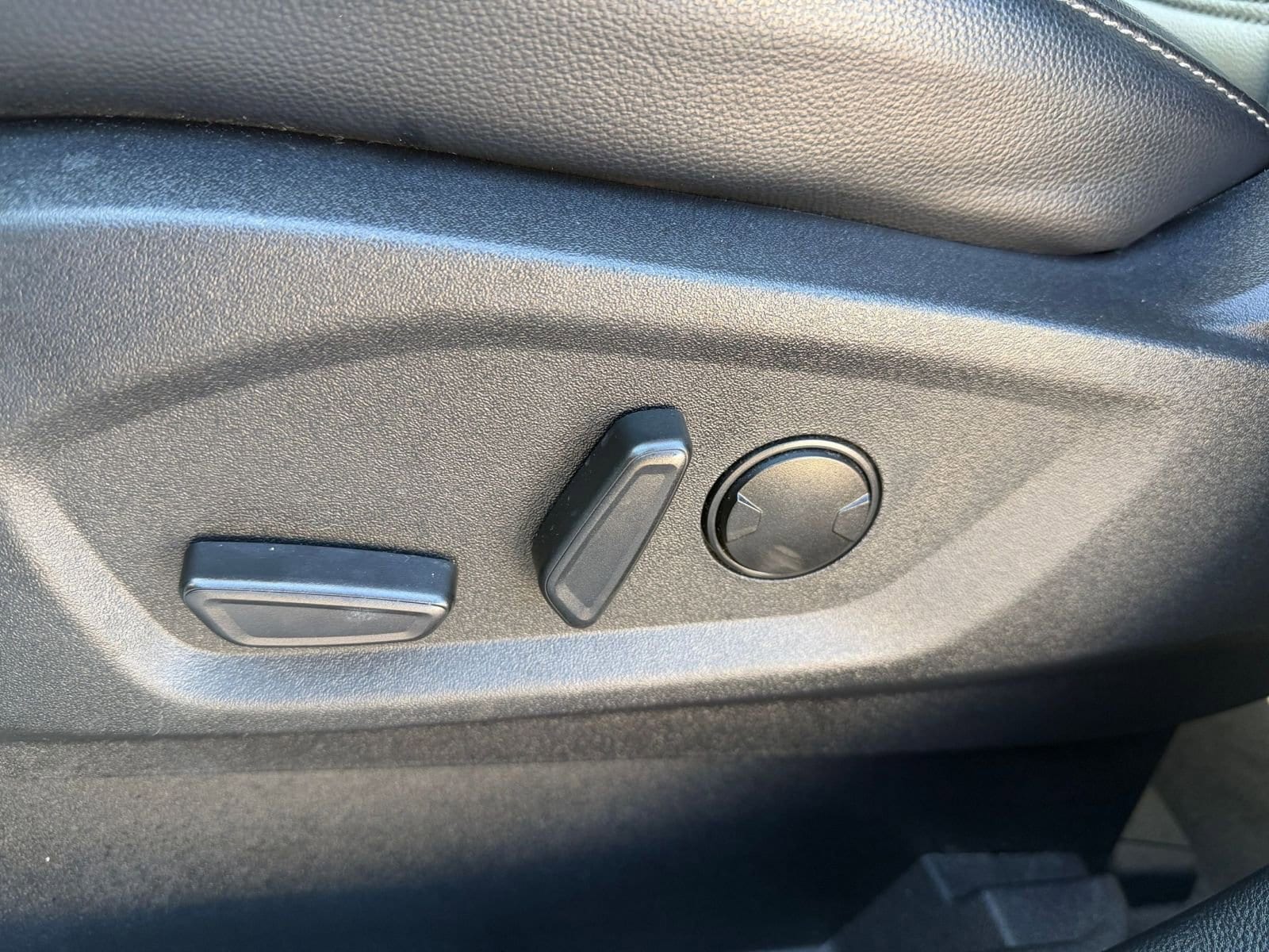 Thumbnail: 2023 Ford Edge - 23