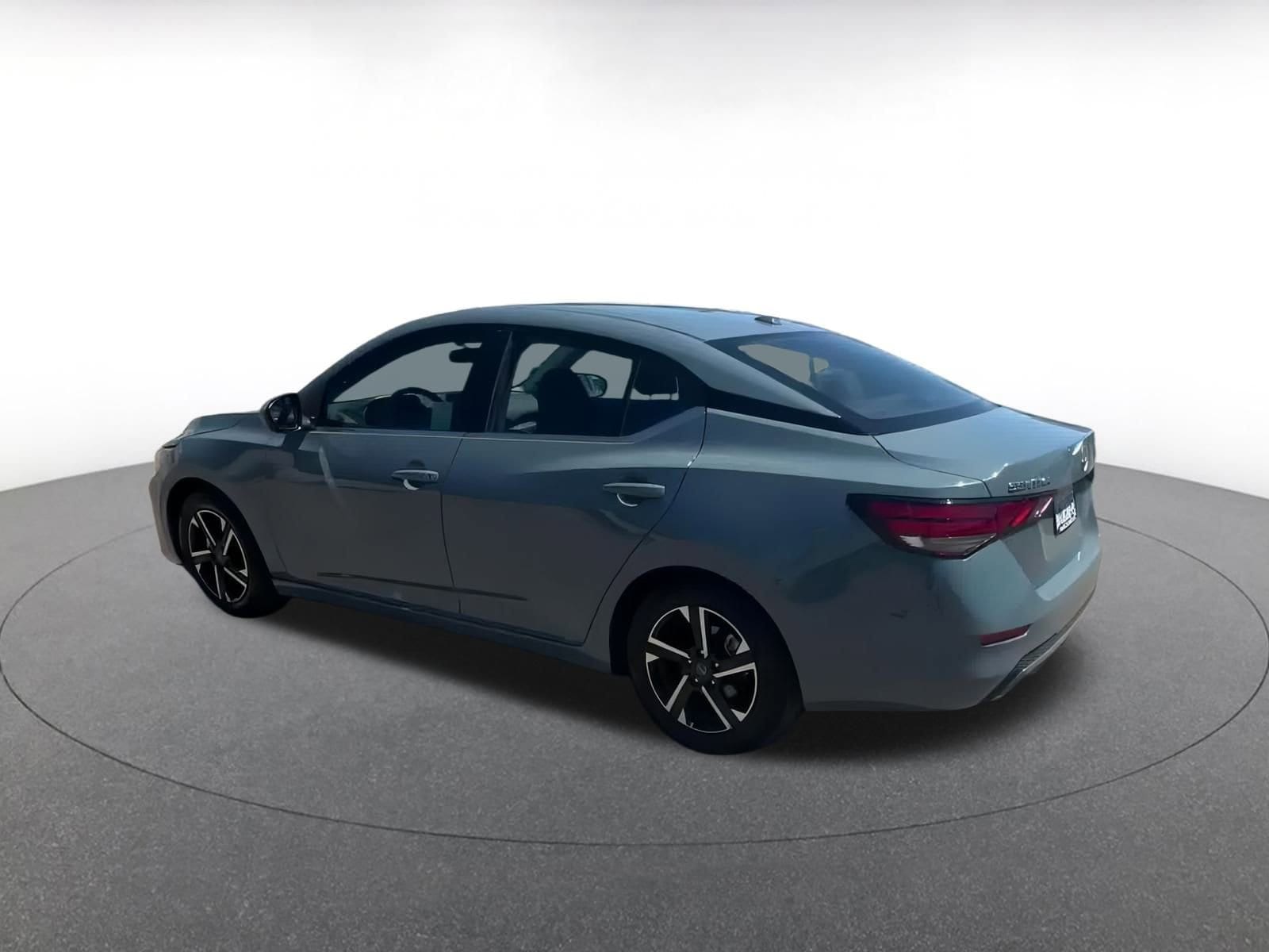Thumbnail: 2024 Nissan Sentra - 10