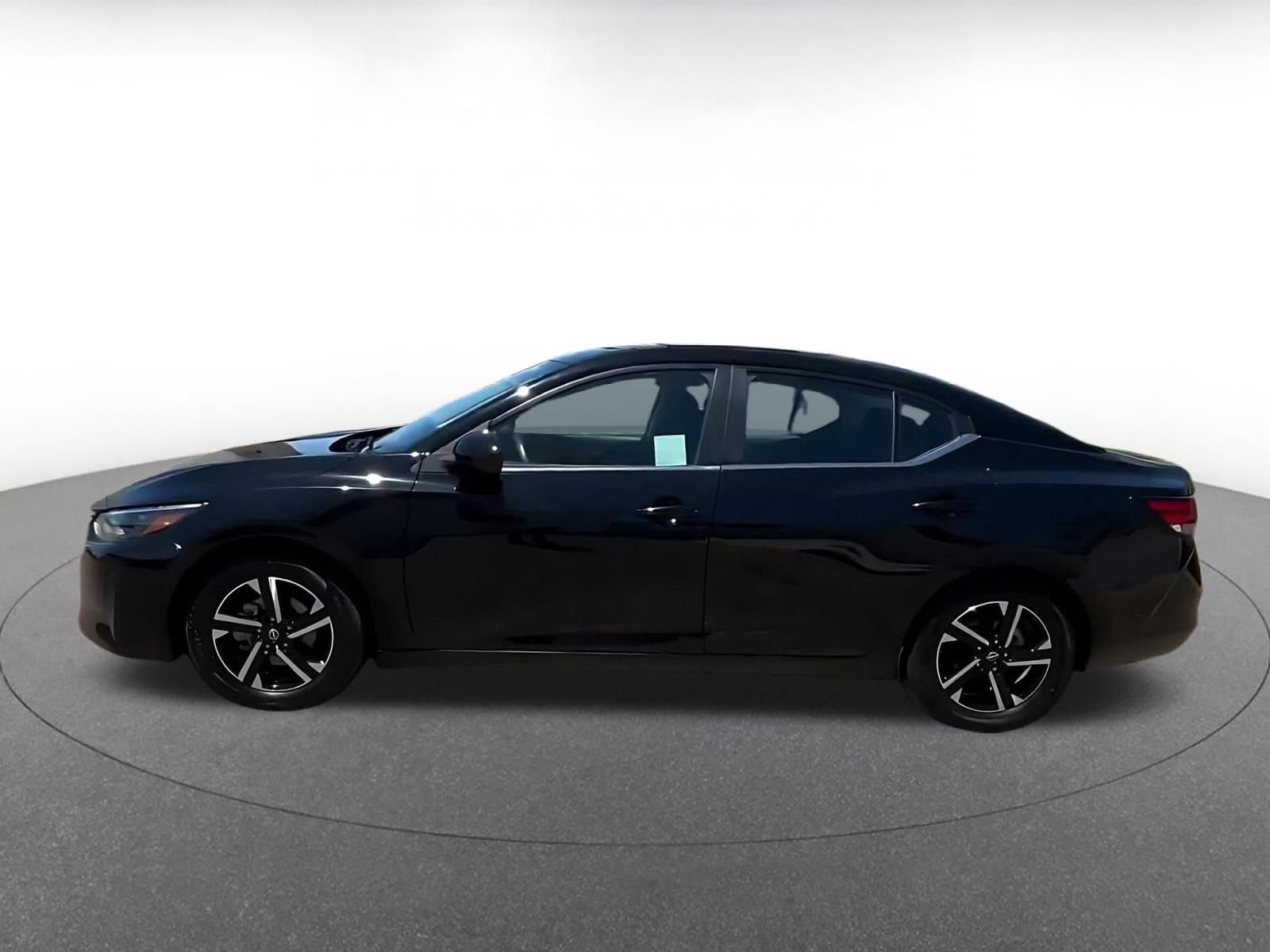 Thumbnail: 2025 Nissan Sentra - 9