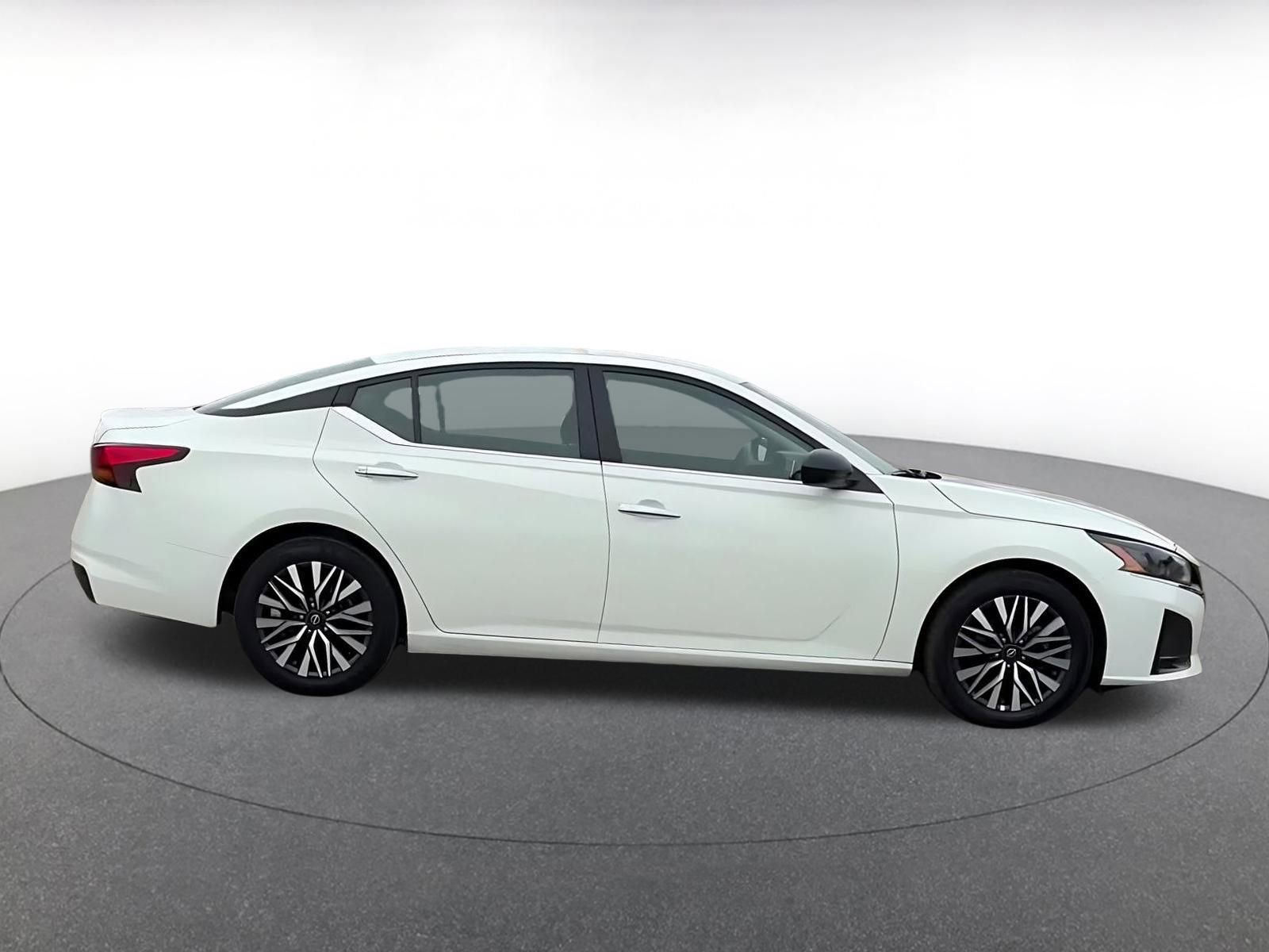 Thumbnail: 2025 Nissan Altima - 16