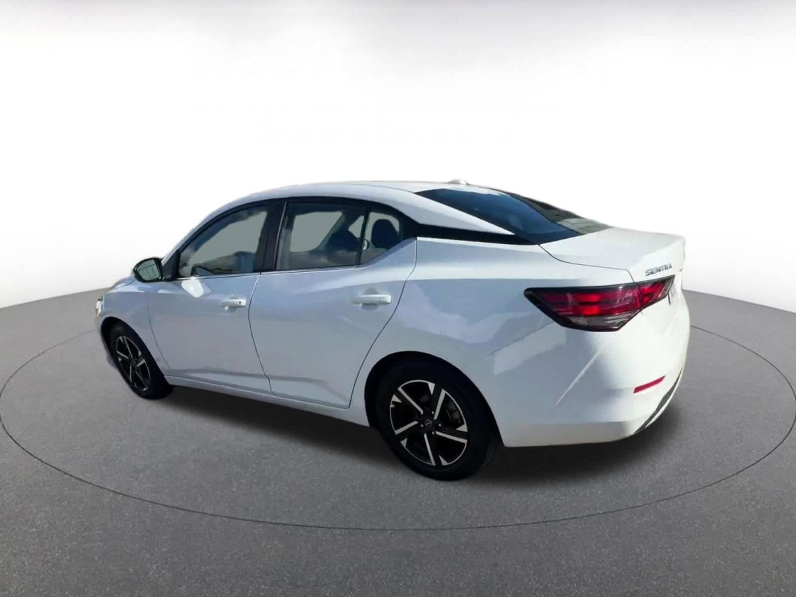 Thumbnail: 2025 Nissan Sentra - 10