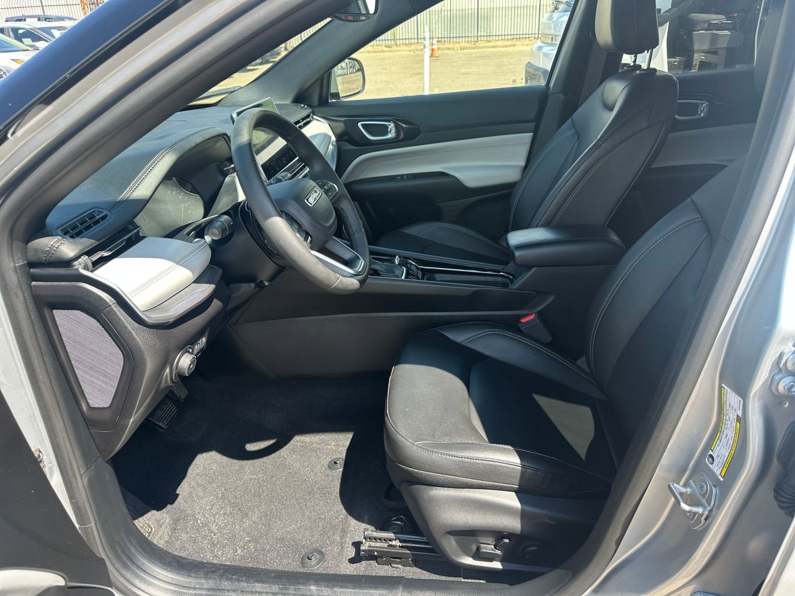 Thumbnail: 2025 Jeep Compass - 27