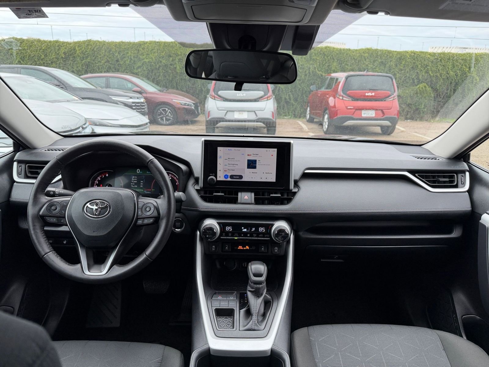 Thumbnail: 2025 Toyota RAV4 - 33