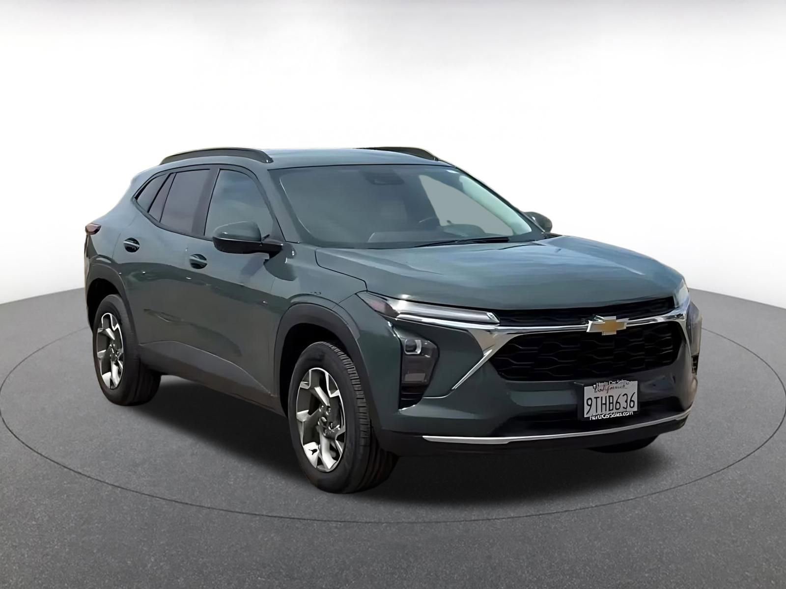 Thumbnail: 2025 Chevrolet Trax - 3