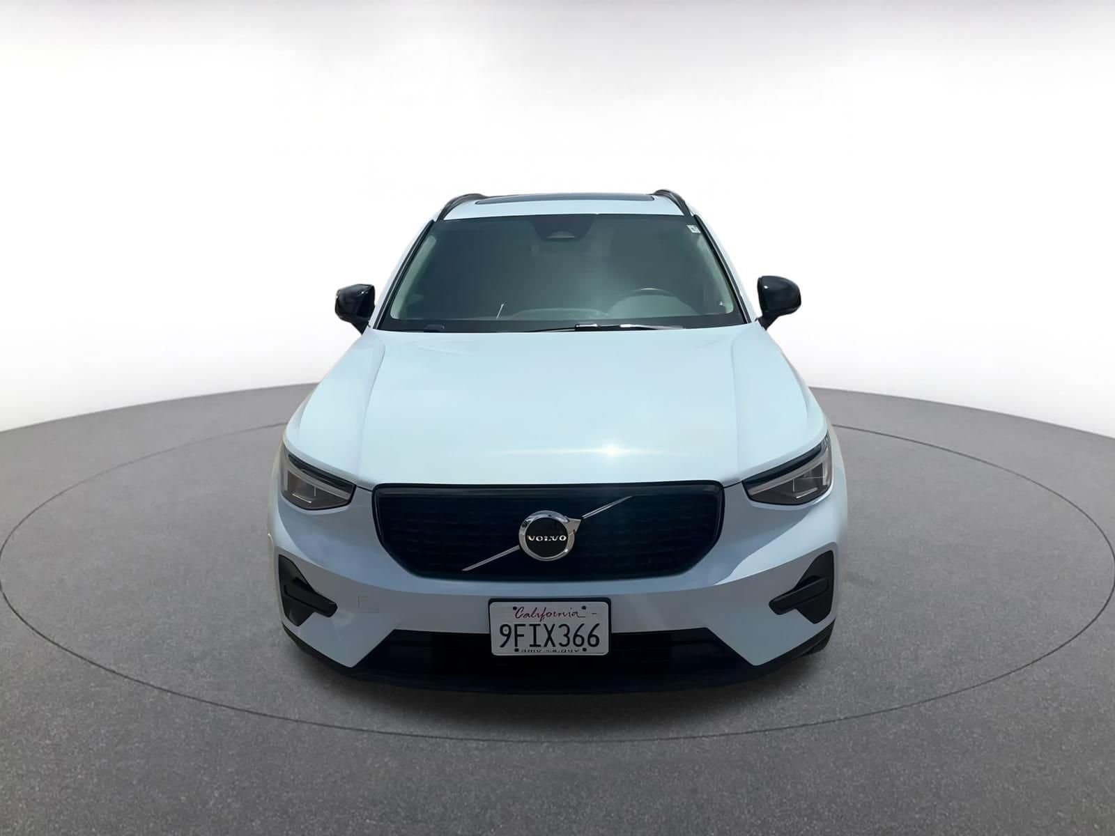 Thumbnail: 2024 Volvo XC40 - 5