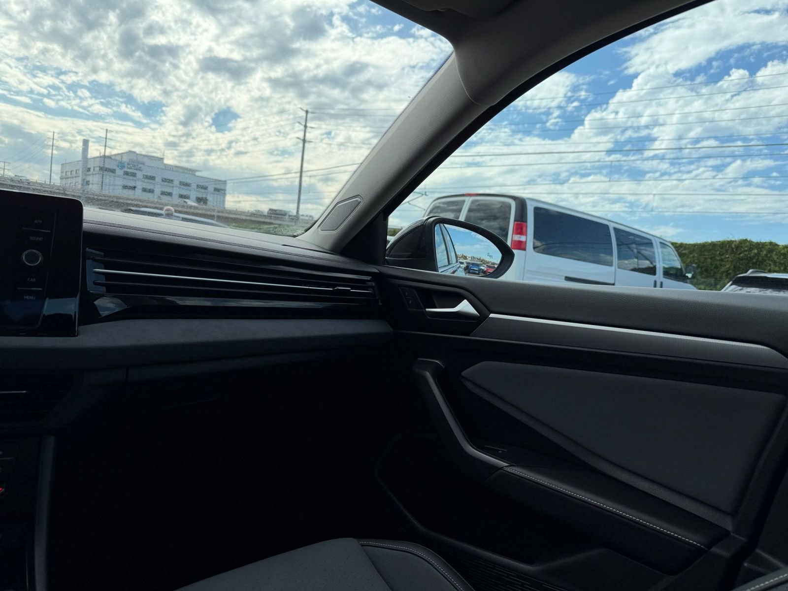 Thumbnail: 2025 Volkswagen Jetta - 34