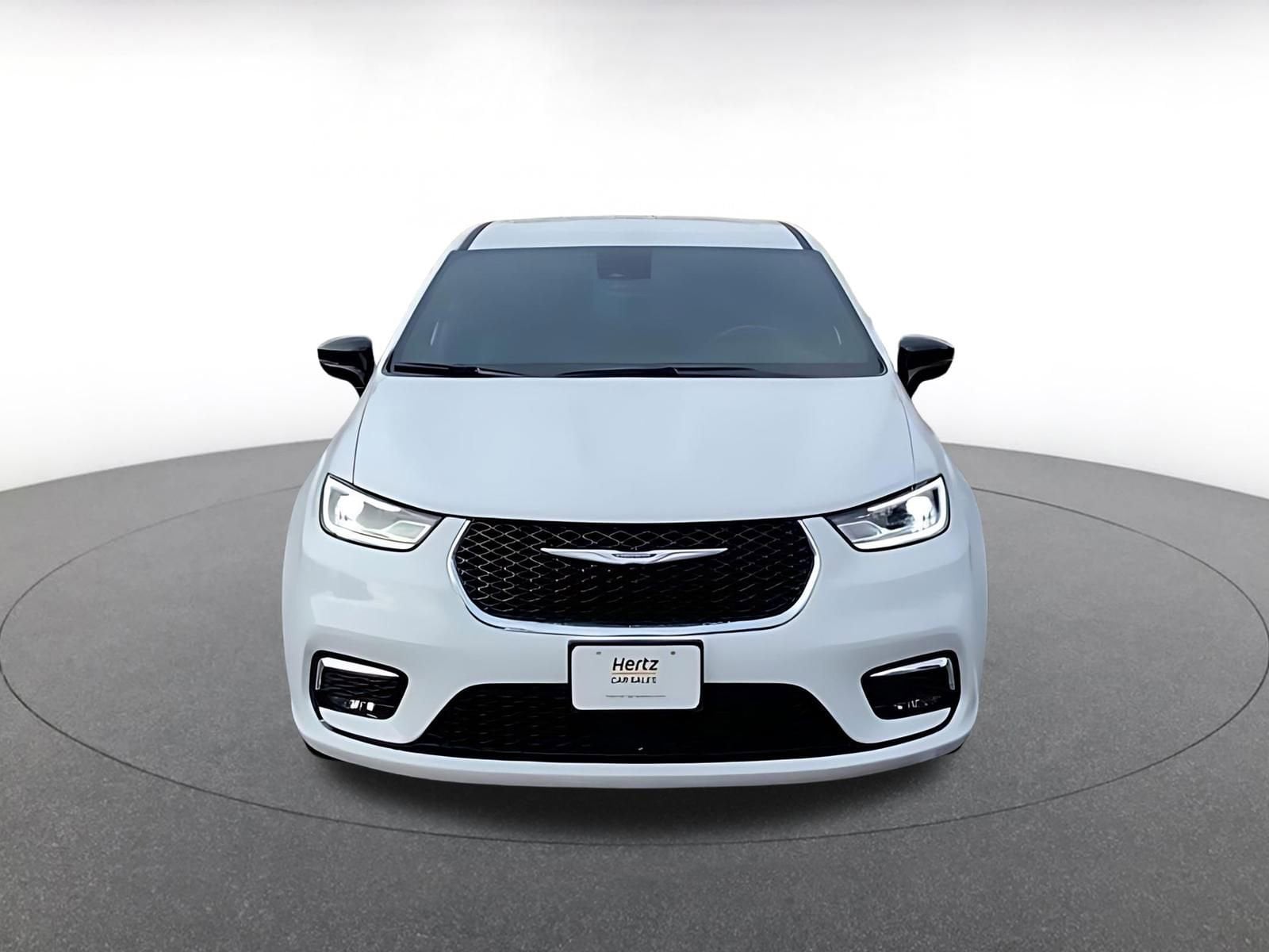 Thumbnail: 2025 Chrysler Pacifica - 4