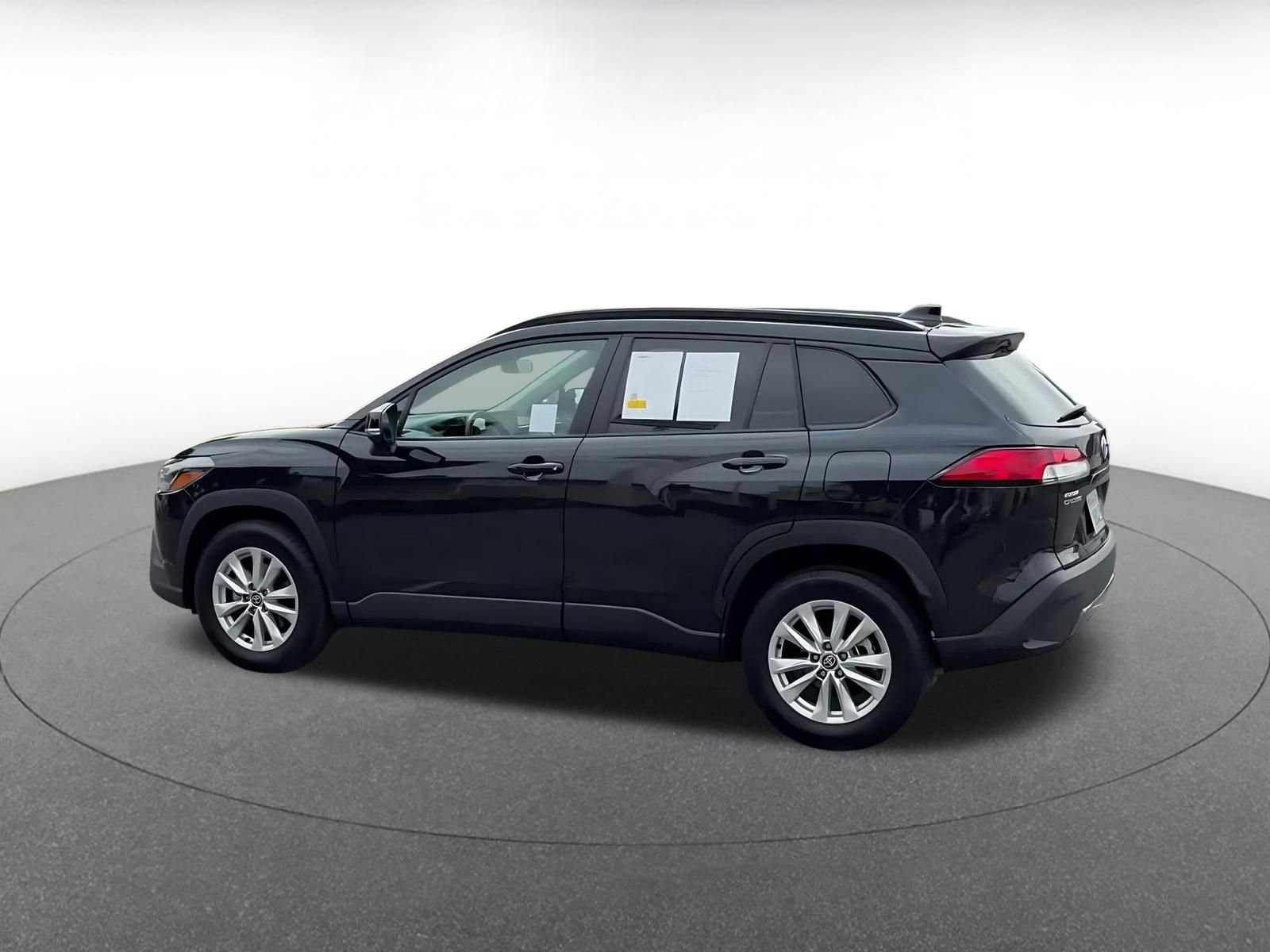 Thumbnail: 2025 Toyota Corolla Cross - 10