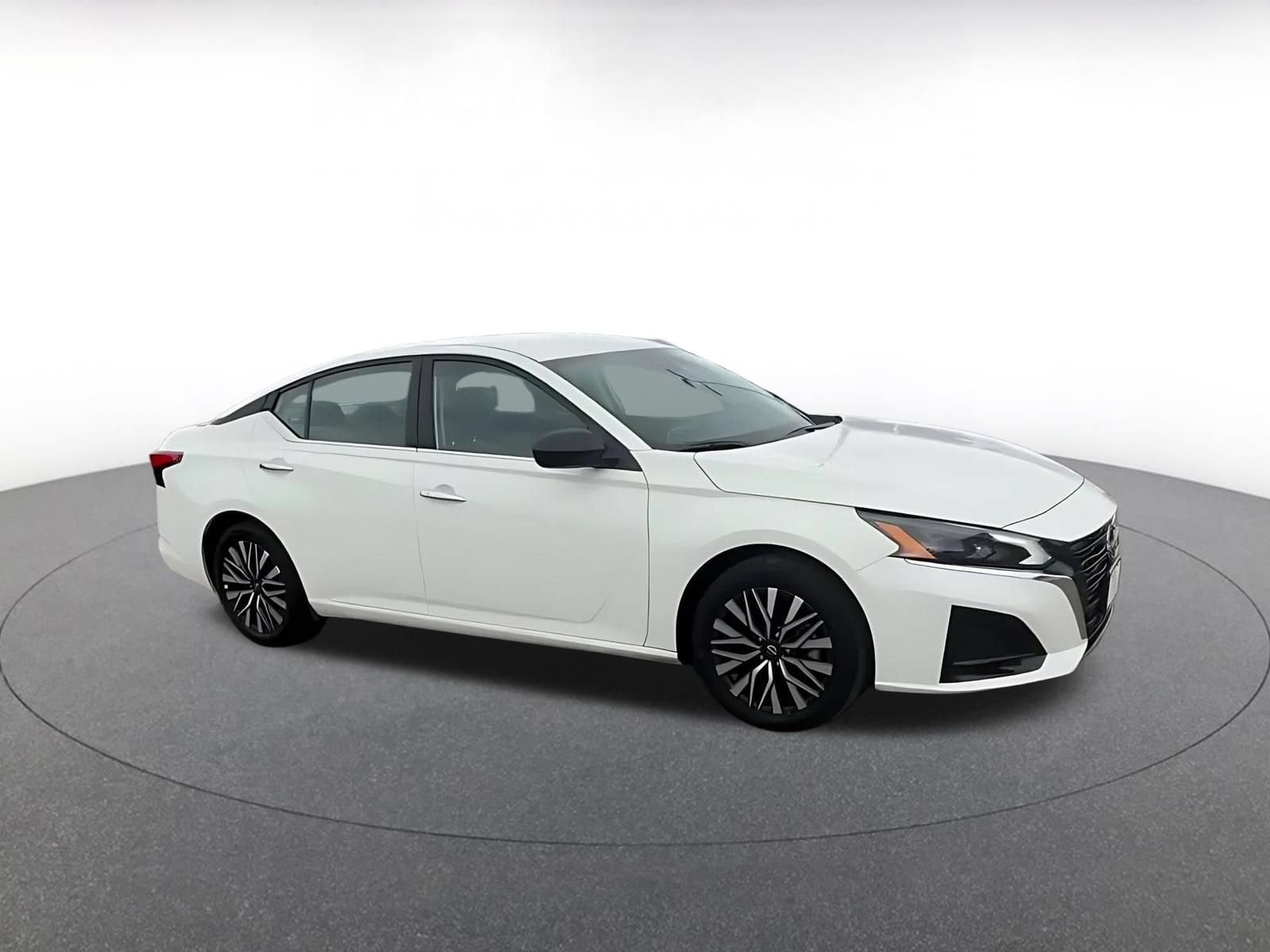 Thumbnail: 2025 Nissan Altima - 2