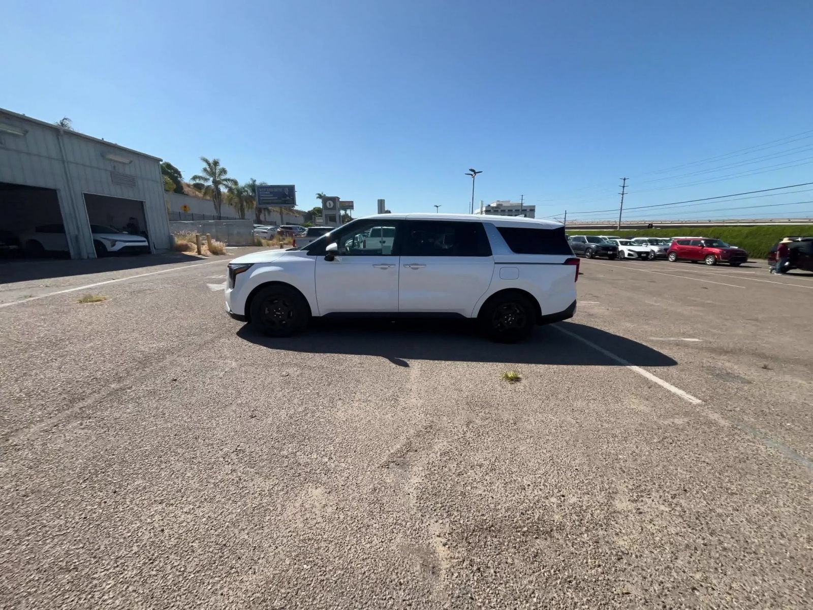Thumbnail: 2026 Kia Carnival - 16