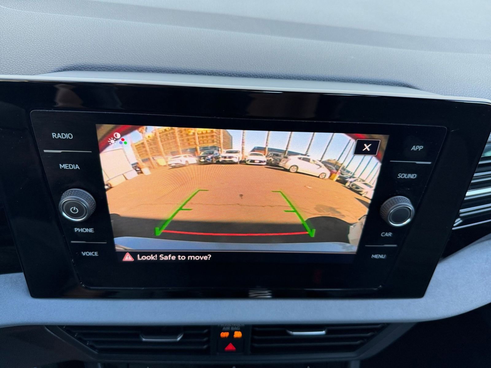 Thumbnail: 2025 Volkswagen Jetta - 17