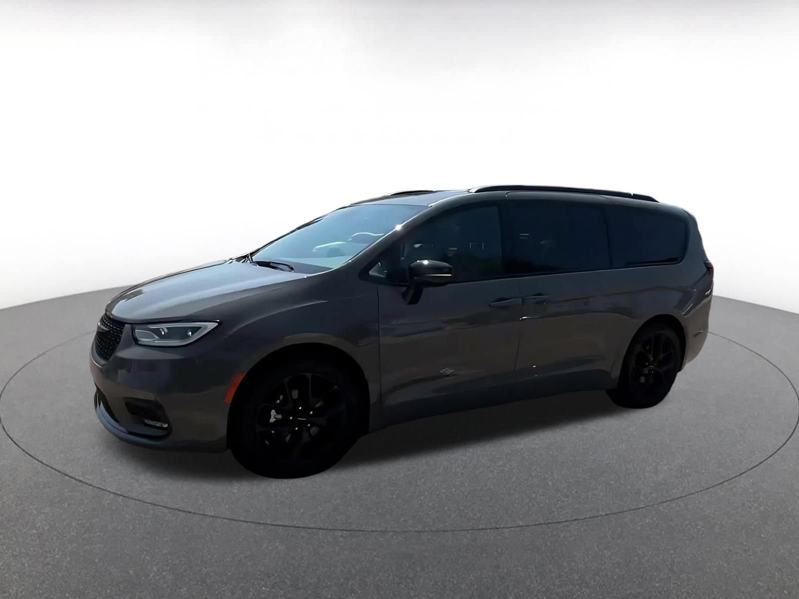 Thumbnail: 2025 Chrysler Pacifica - 8