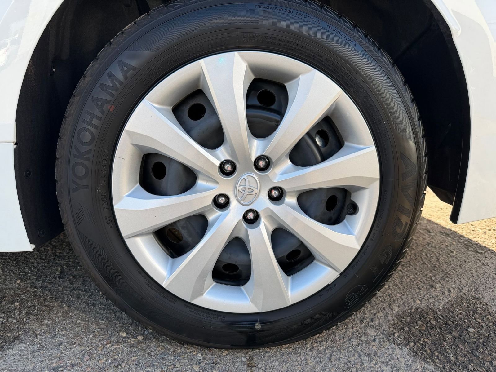 Thumbnail: 2025 Toyota Corolla - 28