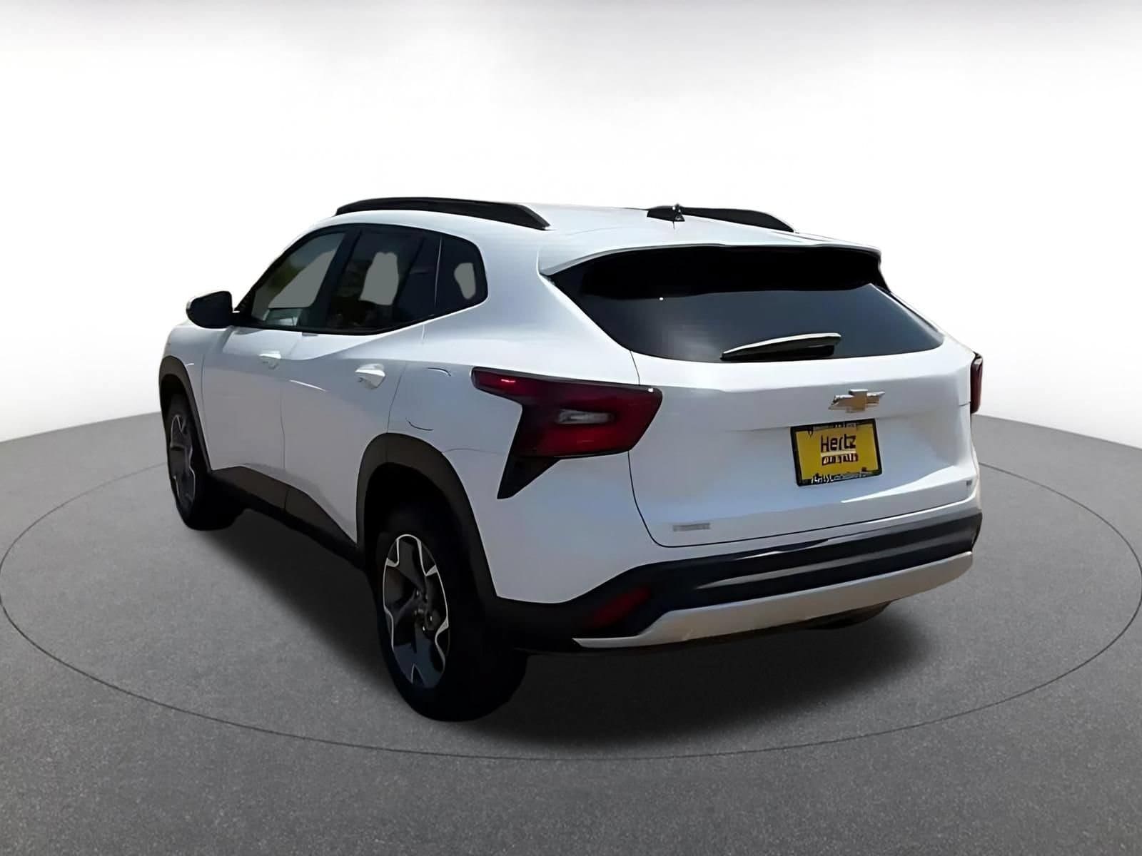 Thumbnail: 2025 Chevrolet Trax - 10