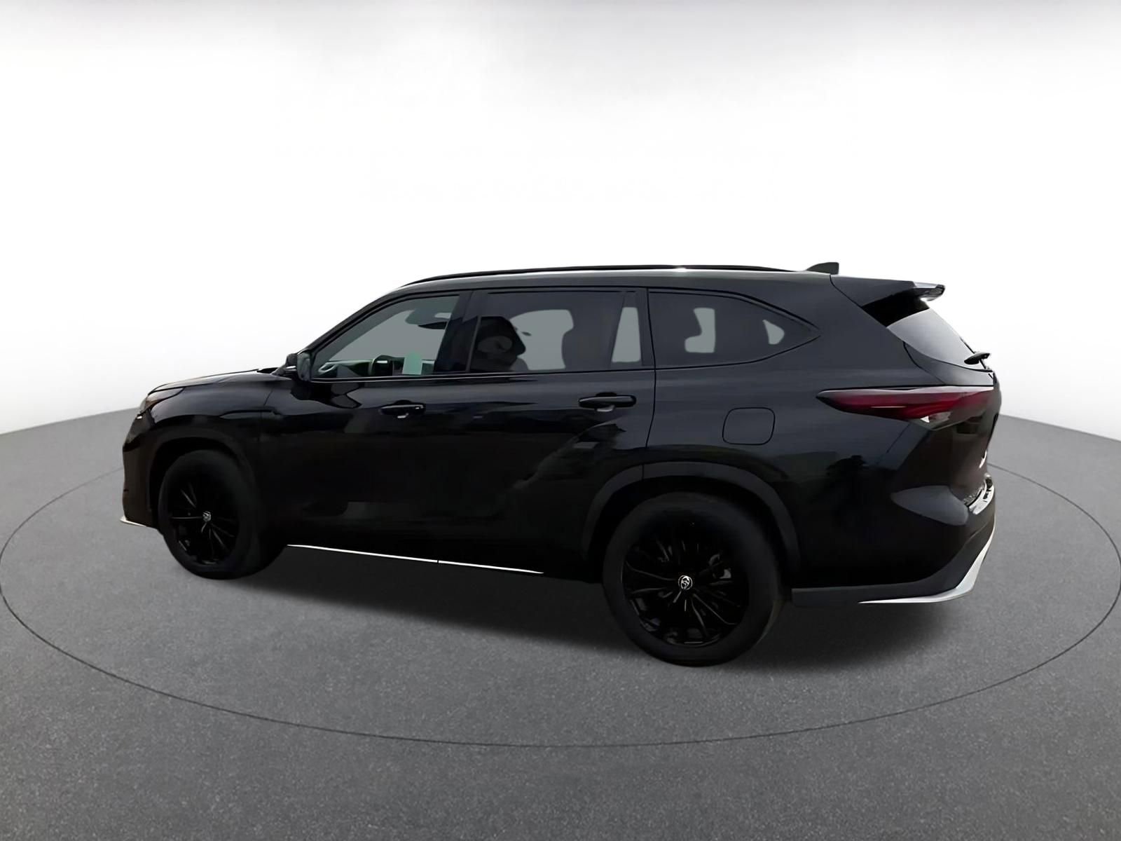Thumbnail: 2025 Toyota Highlander - 11