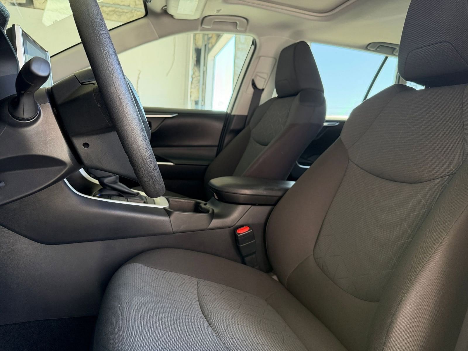 Thumbnail: 2025 Toyota RAV4 - 27