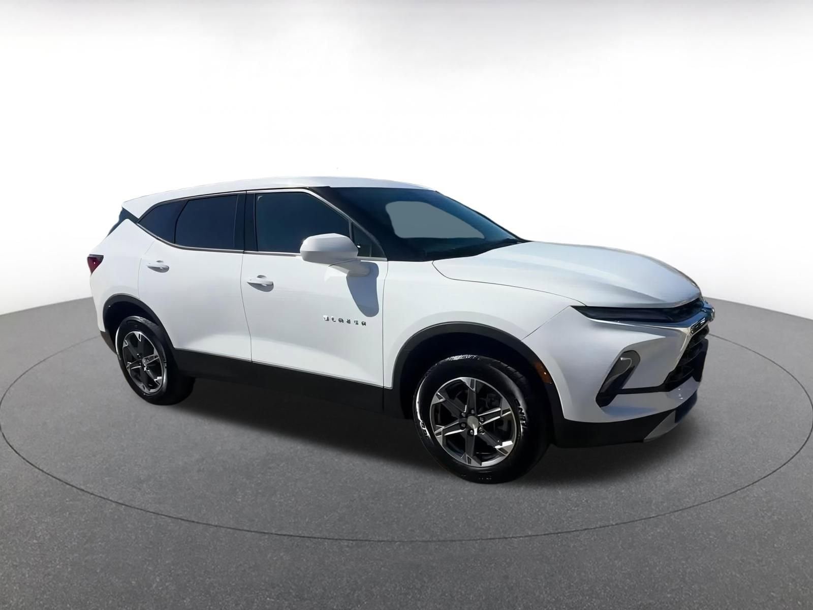 Thumbnail: 2025 Chevrolet Blazer - 2