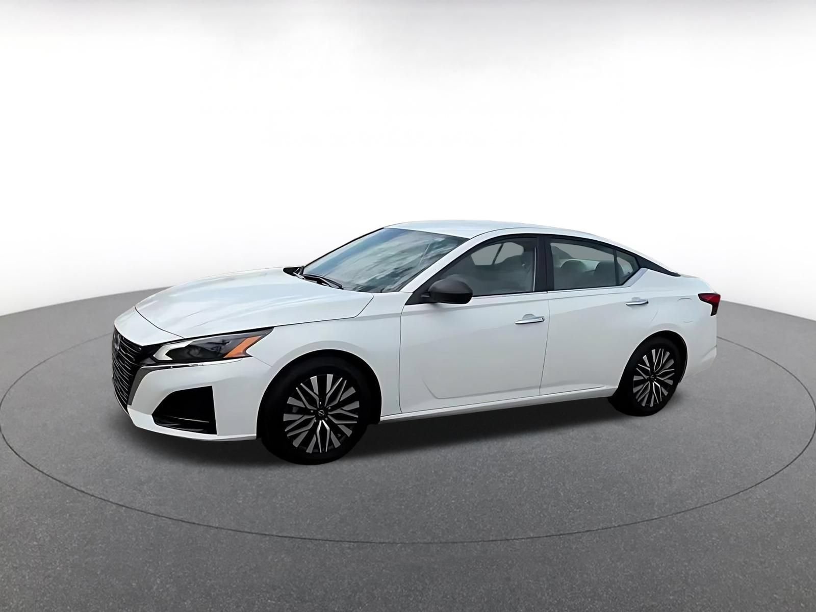 Thumbnail: 2025 Nissan Altima - 9