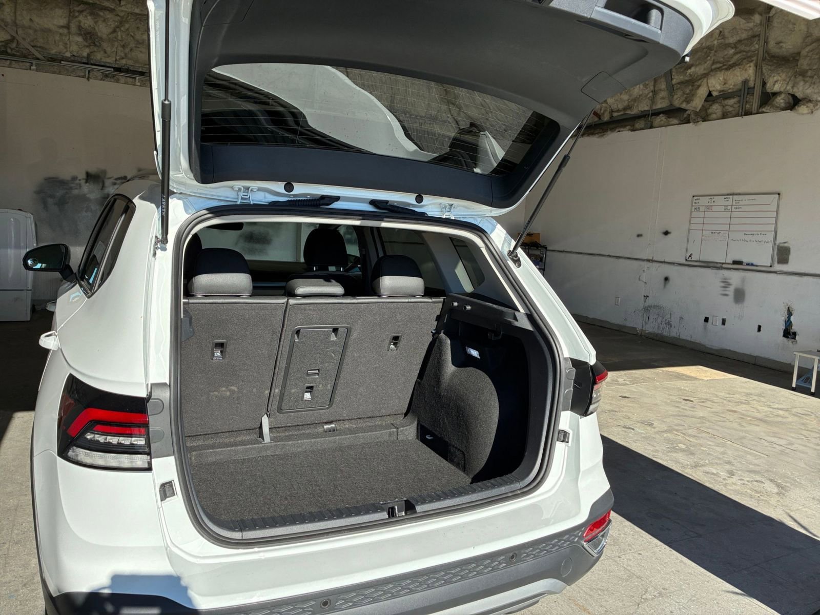 Thumbnail: 2025 Volkswagen Taos - 32