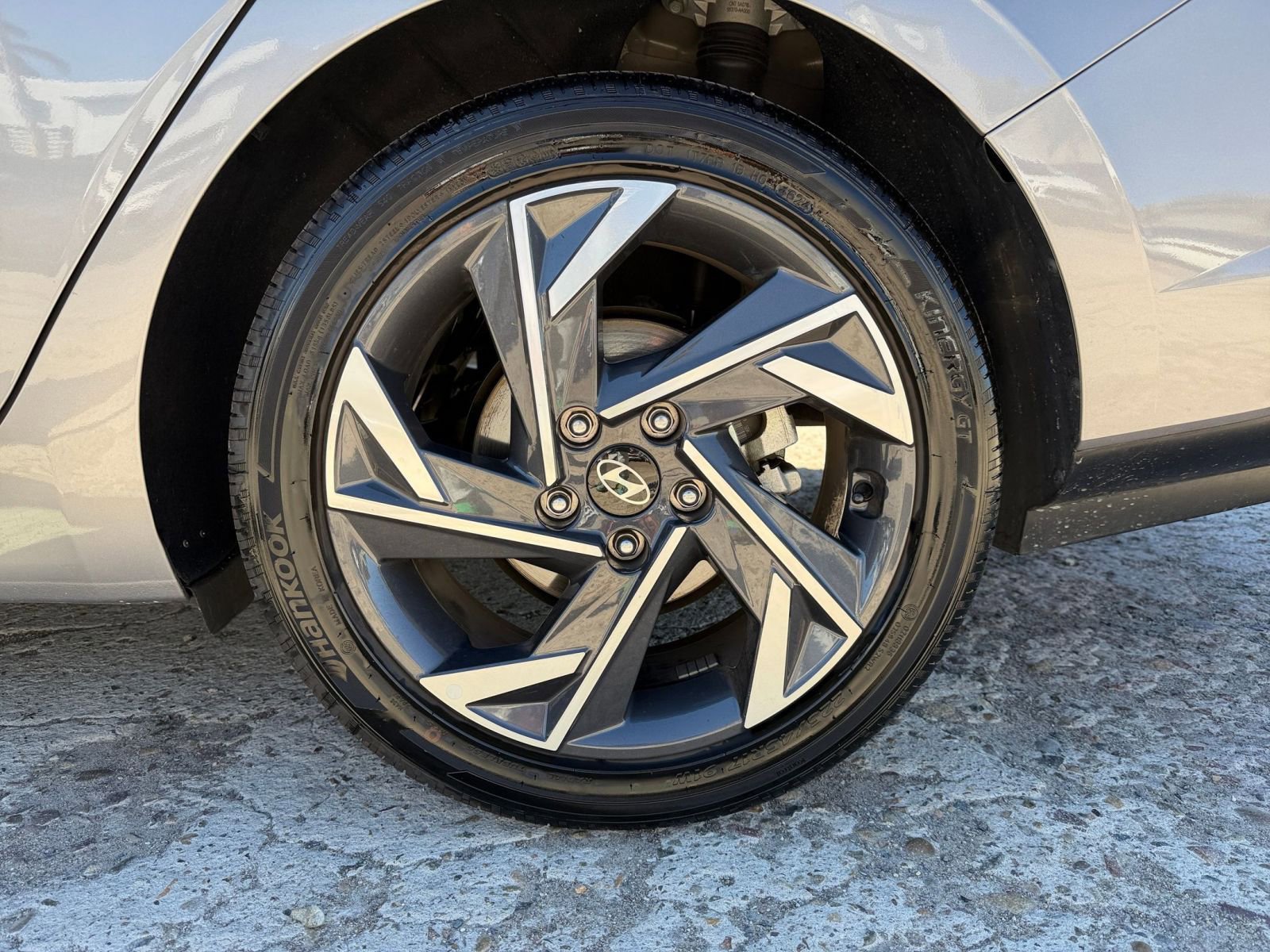 Thumbnail: 2025 Hyundai Elantra - 28